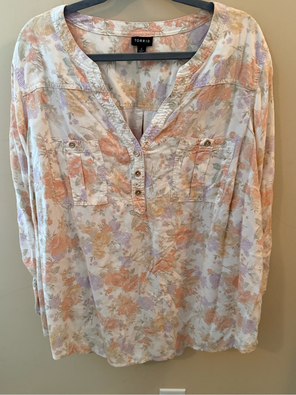 Torrid Womans Plus Blouse Harper Challis V Neck Roll Tab Muted Floral 4X